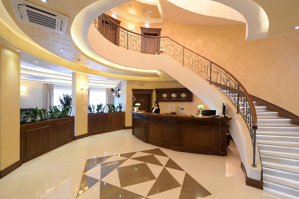 Hotel Majdan Белград Экстерьер фото