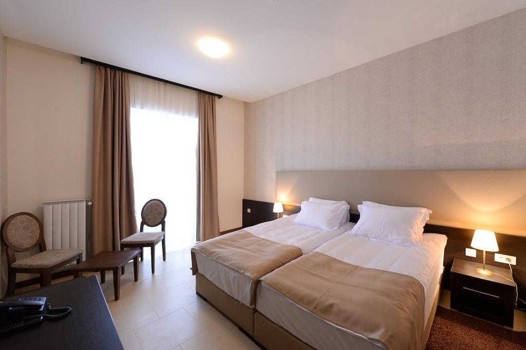 Hotel Majdan Белград Экстерьер фото