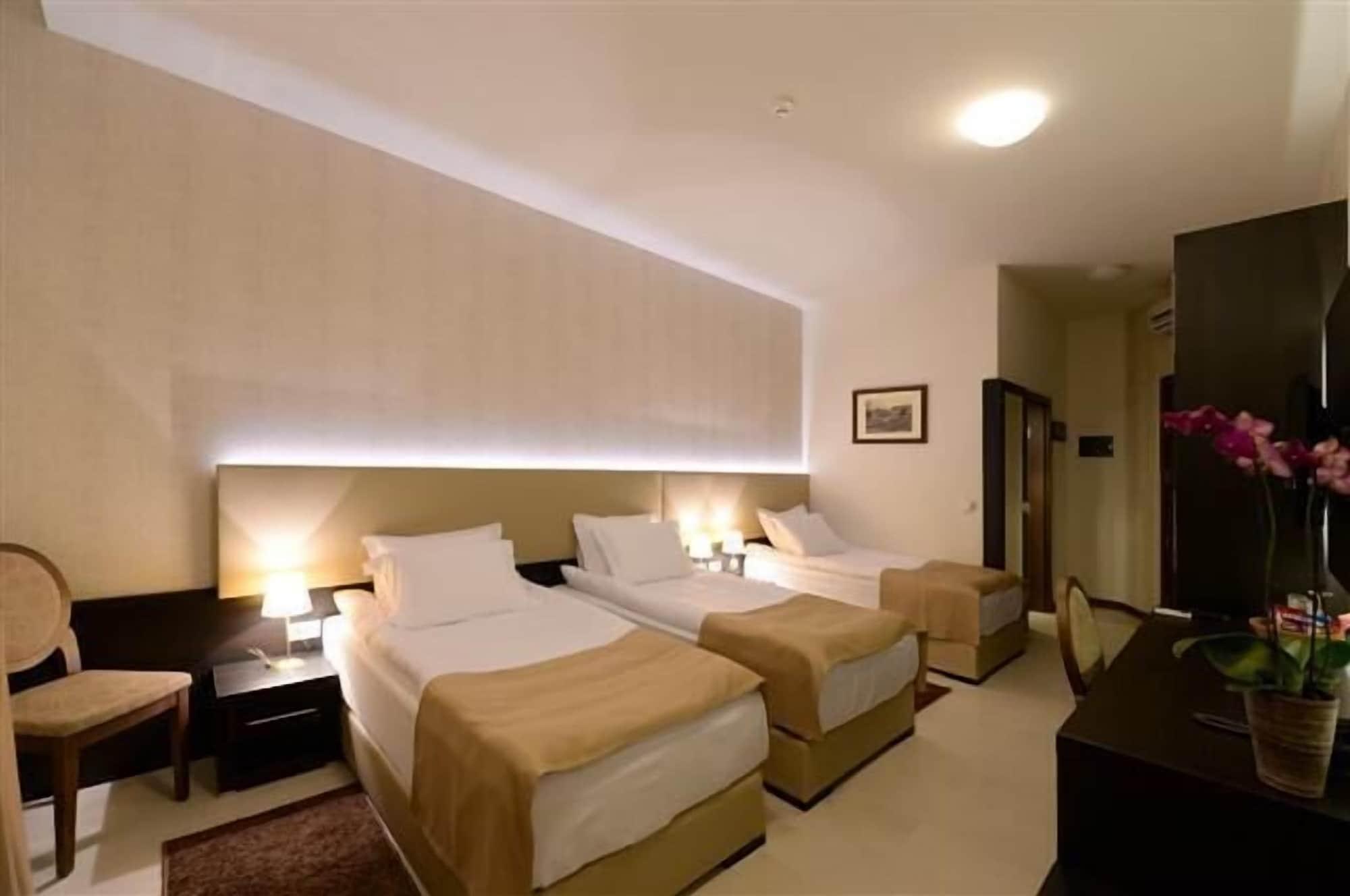 Hotel Majdan Белград Экстерьер фото