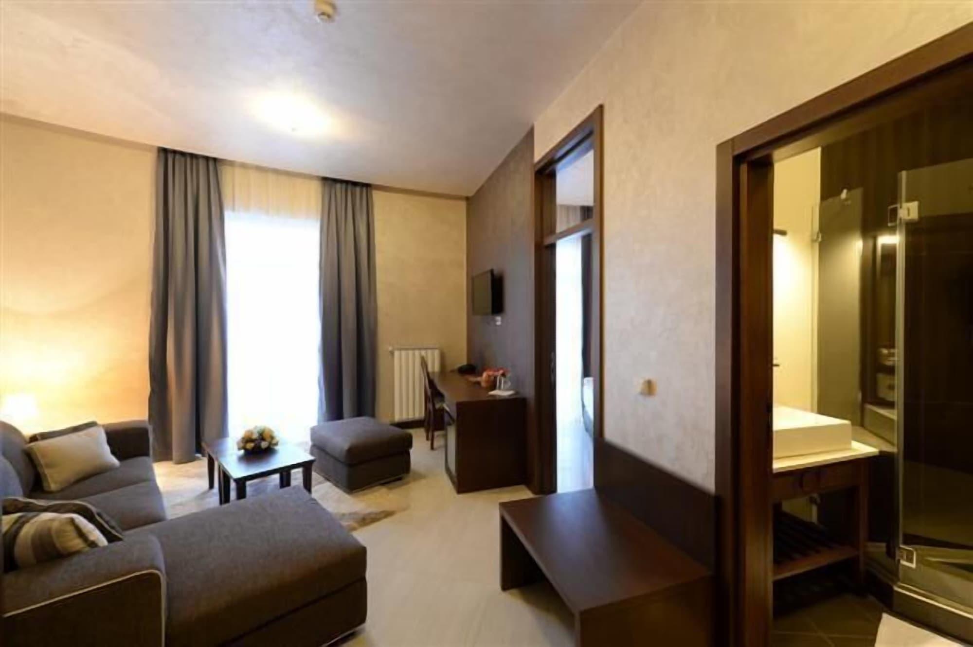 Hotel Majdan Белград Экстерьер фото