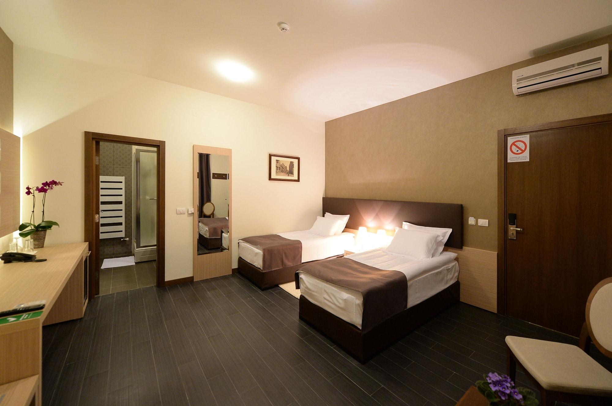 Hotel Majdan Белград Экстерьер фото