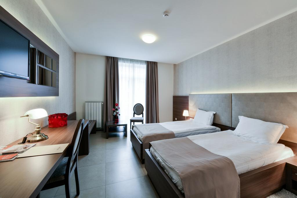 Hotel Majdan Белград Экстерьер фото